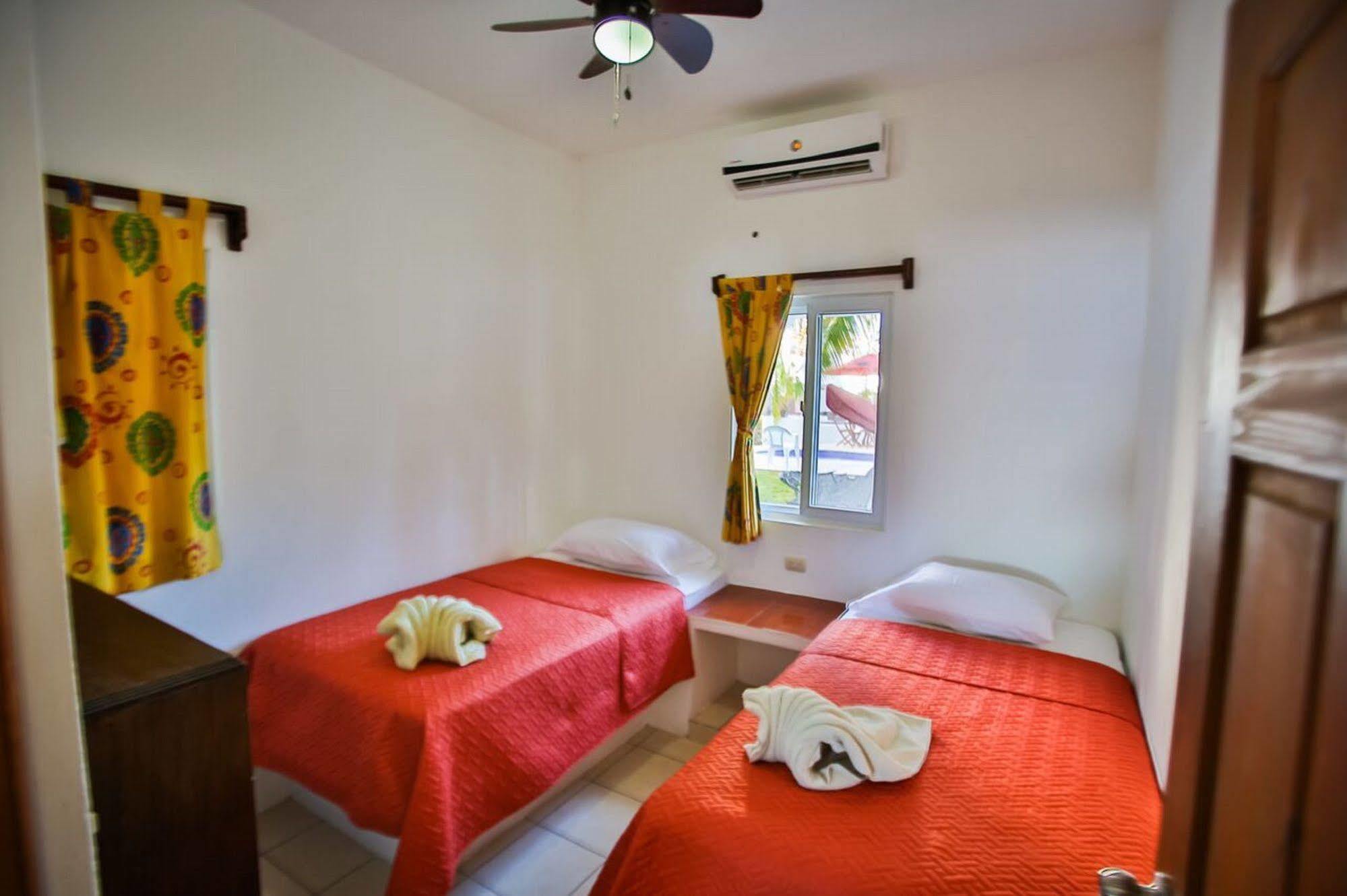 Playa Plana Hotel ハワイ エクステリア 写真